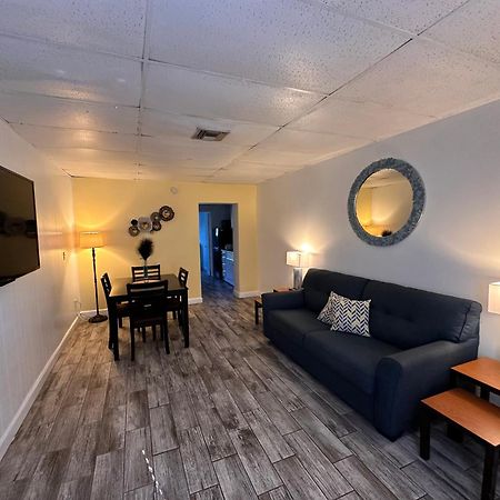 Malibu Resort Motel Сант Пит Бич Экстерьер фото