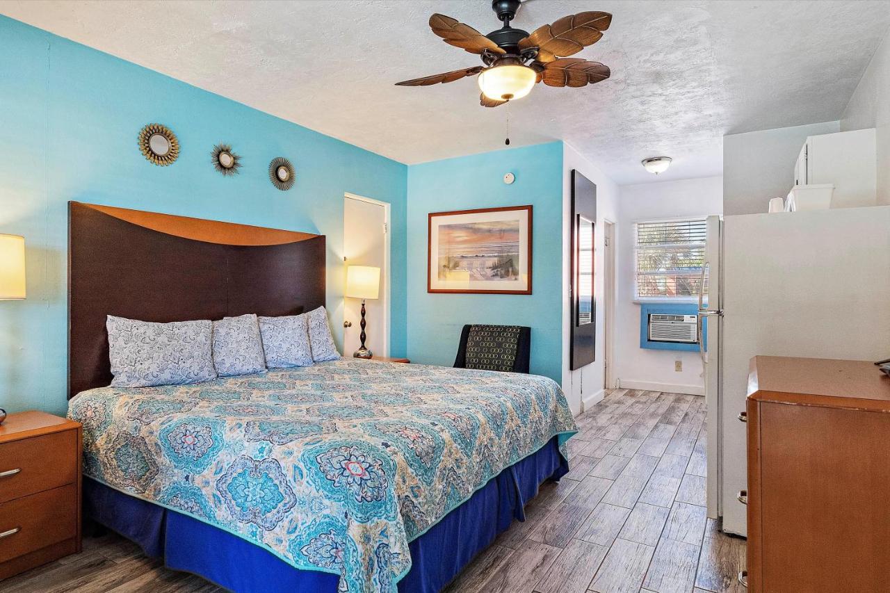 Malibu Resort Motel Сант Пит Бич Экстерьер фото
