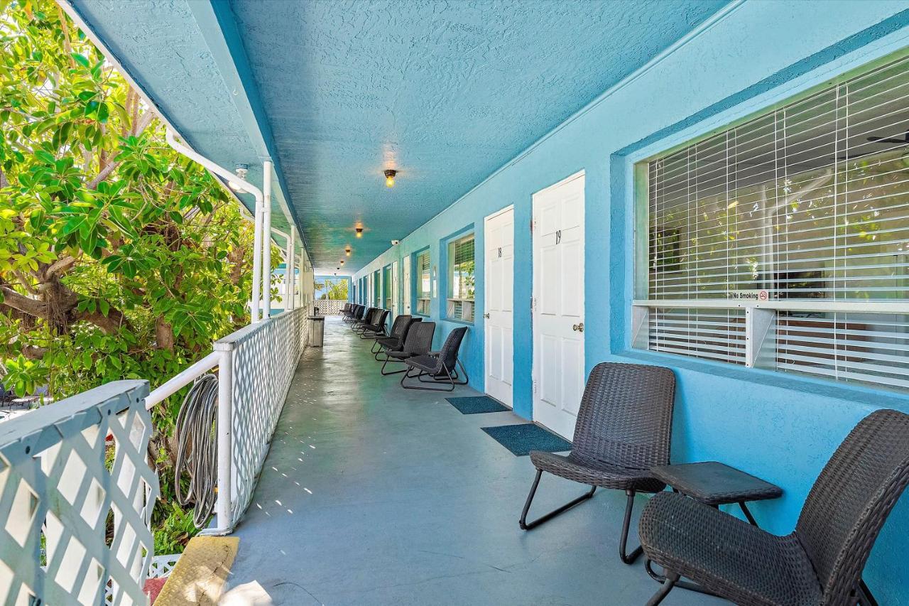 Malibu Resort Motel Сант Пит Бич Экстерьер фото