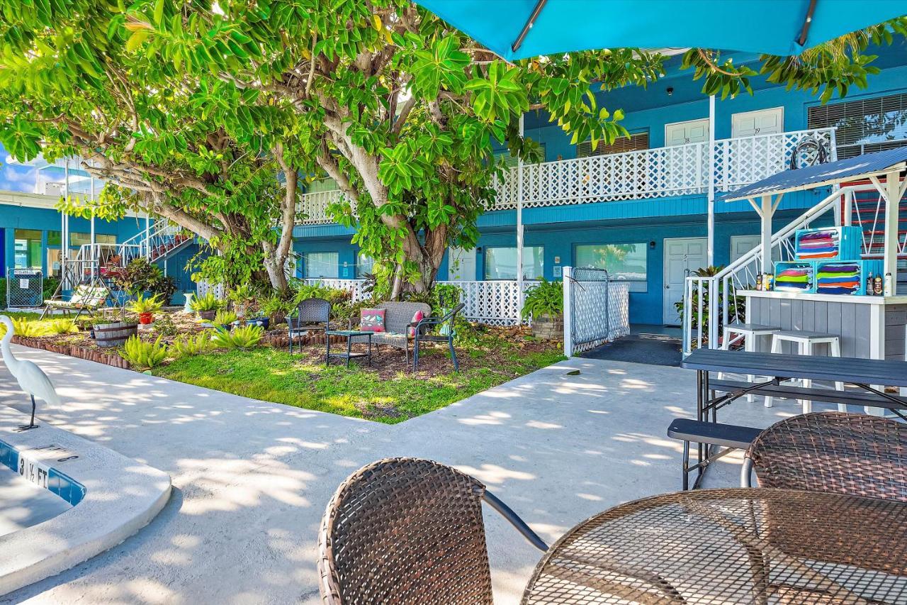 Malibu Resort Motel Сант Пит Бич Экстерьер фото