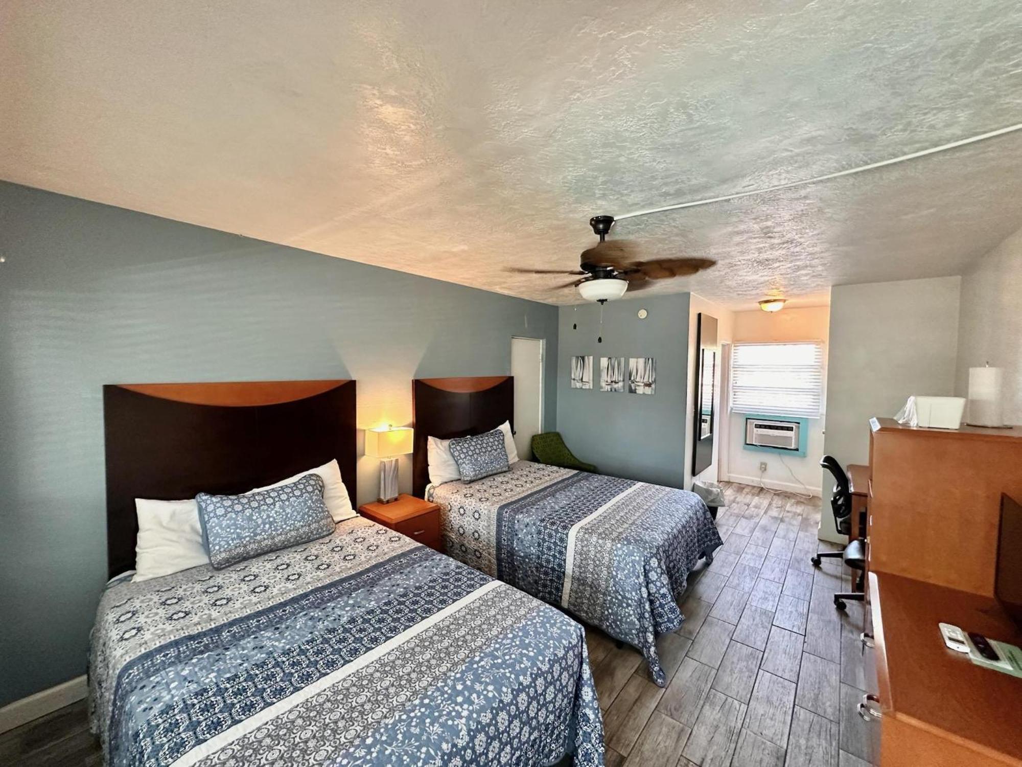Malibu Resort Motel Сант Пит Бич Экстерьер фото