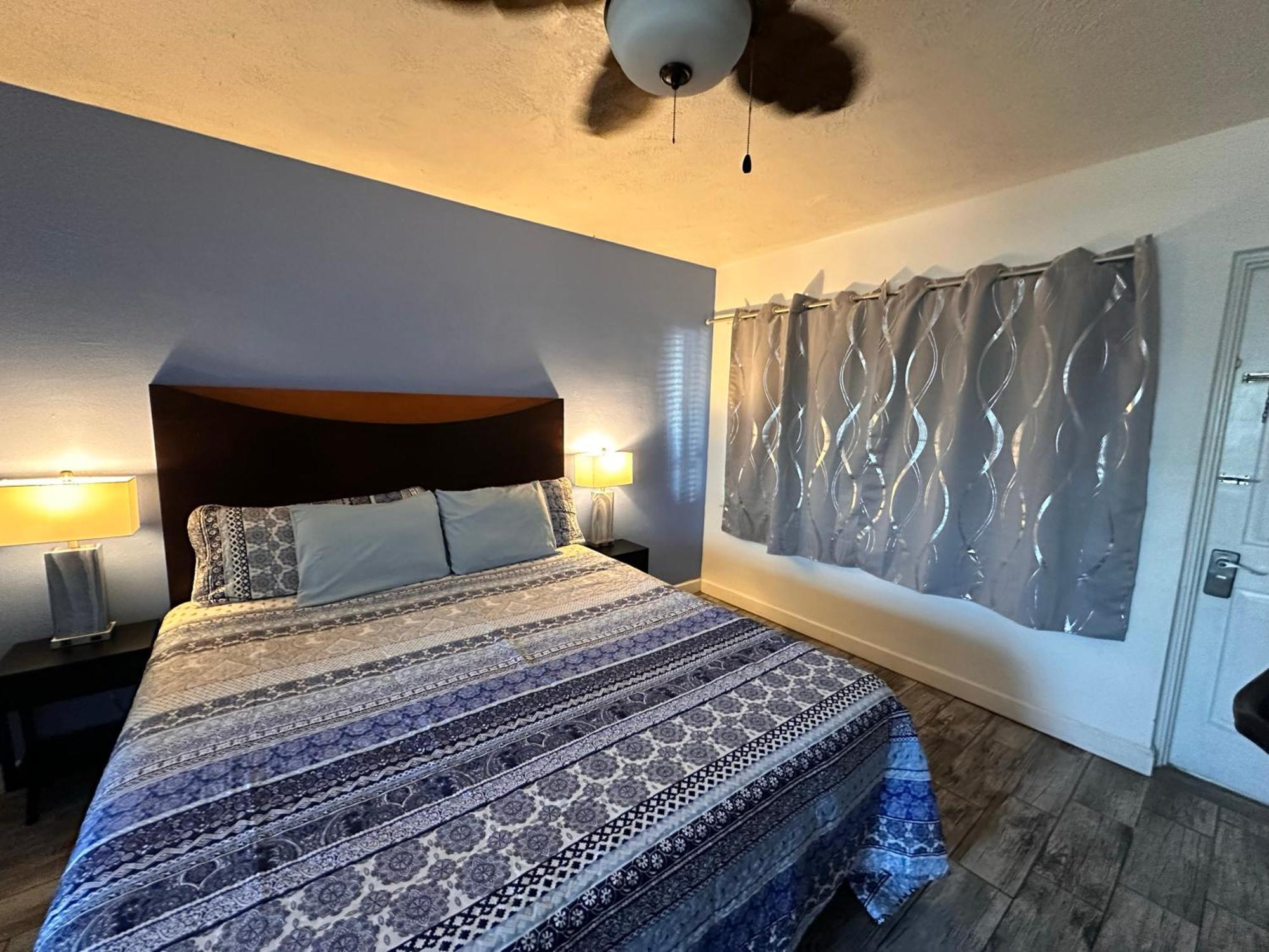Malibu Resort Motel Сант Пит Бич Экстерьер фото